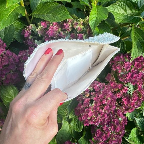 Vintage silk and Italian beads. Envelope clutch - Picture 8 of 11
